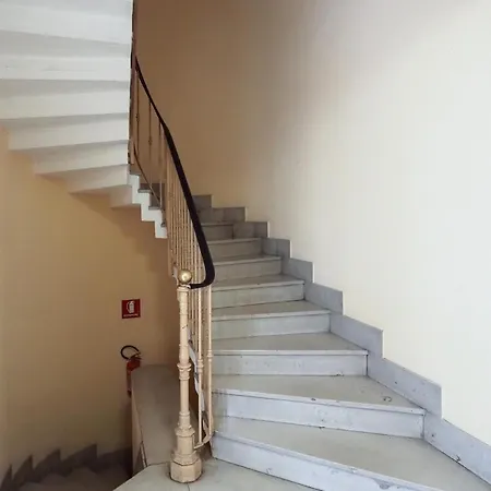 Appartamento Primopiano - Copernico 49 *